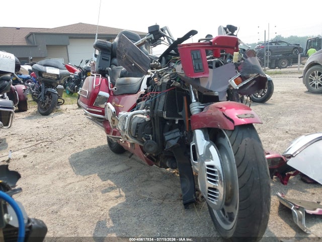 45617834 :رقم المزاد ، 1HFSC220XWA001741 vin ، 1998 Honda Gl1500 A مزاد بيع