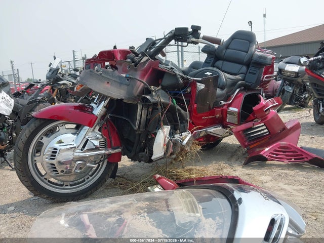 45617834 :رقم المزاد ، 1HFSC220XWA001741 vin ، 1998 Honda Gl1500 A مزاد بيع