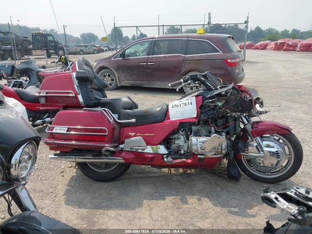 45617834 :رقم المزاد ، 1HFSC220XWA001741 vin ، 1998 Honda Gl1500 A مزاد بيع