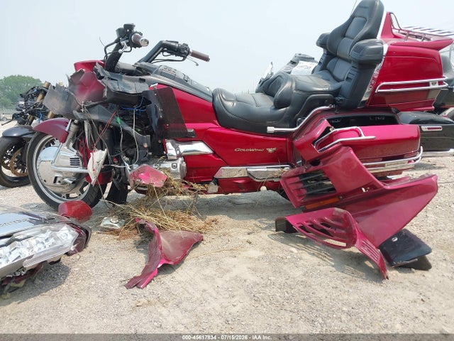 45617834 :رقم المزاد ، 1HFSC220XWA001741 vin ، 1998 Honda Gl1500 A مزاد بيع