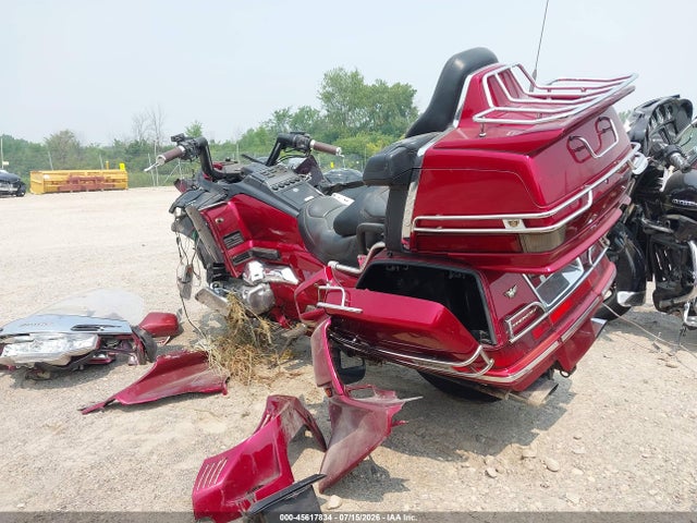 45617834 :رقم المزاد ، 1HFSC220XWA001741 vin ، 1998 Honda Gl1500 A مزاد بيع