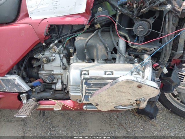 45617834 :رقم المزاد ، 1HFSC220XWA001741 vin ، 1998 Honda Gl1500 A مزاد بيع