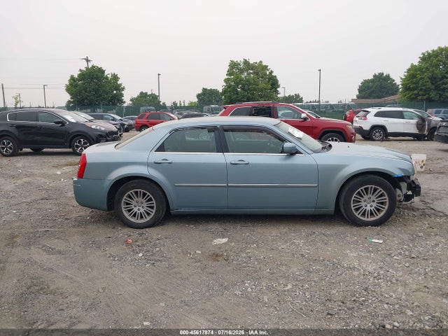 2008 Chrysler 300 Touring მანქანა იყიდება აუქციონზე, vin: 2C3KA53G38H267740, აუქციონის ნომერი: 45617874
