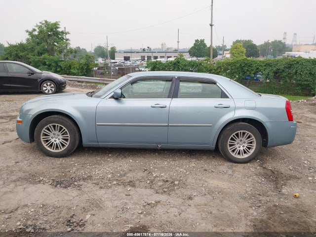 2008 Chrysler 300 Touring მანქანა იყიდება აუქციონზე, vin: 2C3KA53G38H267740, აუქციონის ნომერი: 45617874