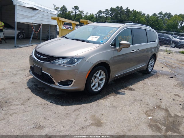 Chrysler Pacifica Touring L Plus 2018 2C4RC1EG9JR292541 Image 2