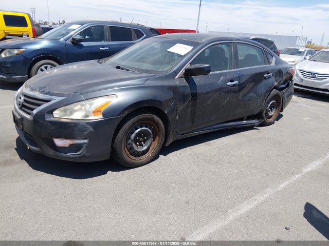 Nissan Altima 2.5 S 2015 1N4AL3APXFC104324 Image 2