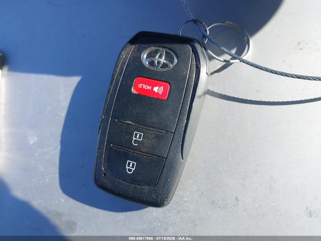 JTDACAAU5R3039018 Toyota PRIUS XLE
