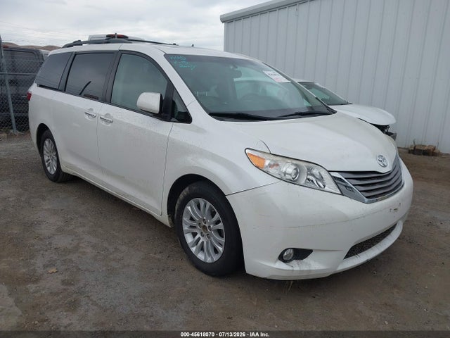Toyota Sienna Xle 8 Passenger 2016 5TDYK3DC5GS754330 главное изображение