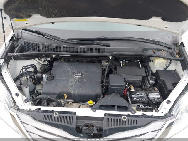 5TDYK3DC5GS754330 Toyota Sienna Xle 8 Passenger
