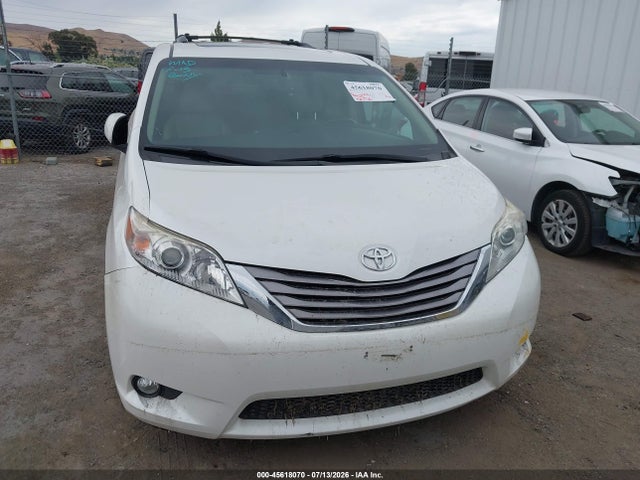 5TDYK3DC5GS754330 Toyota Sienna Xle 8 Passenger