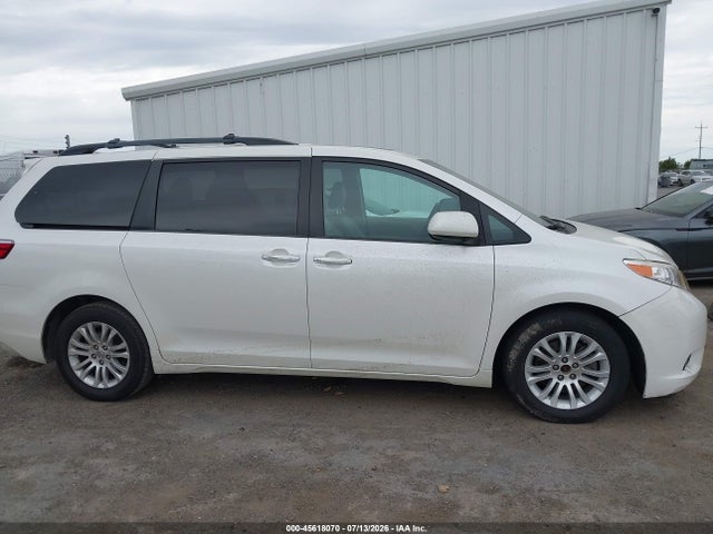 5TDYK3DC5GS754330 Toyota Sienna Xle 8 Passenger