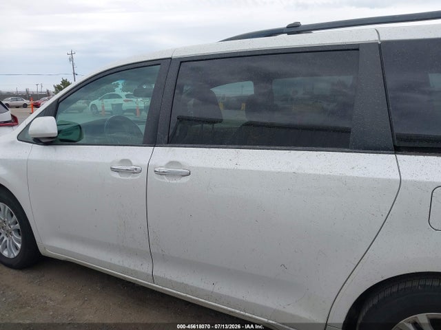 5TDYK3DC5GS754330 Toyota Sienna Xle 8 Passenger