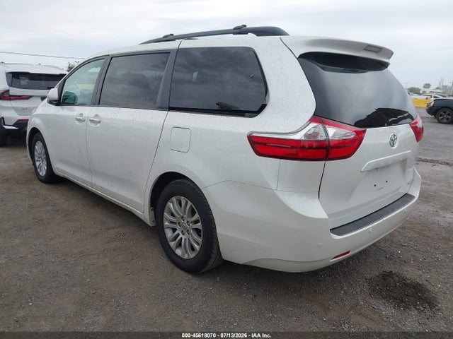 5TDYK3DC5GS754330 Toyota Sienna Xle 8 Passenger