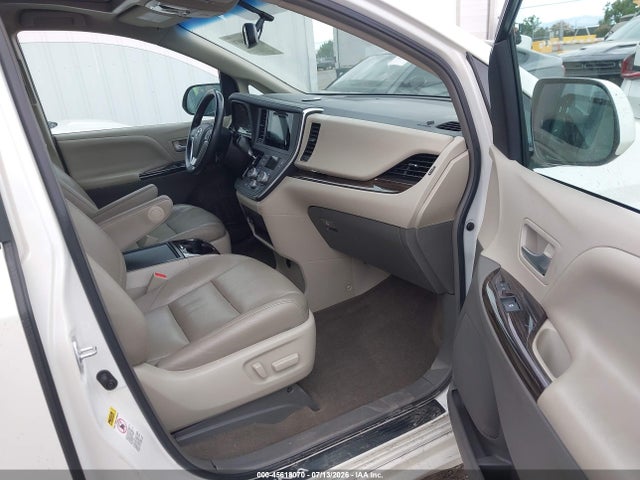 5TDYK3DC5GS754330 Toyota Sienna Xle 8 Passenger