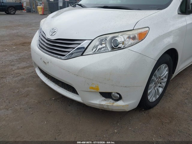 5TDYK3DC5GS754330 Toyota Sienna Xle 8 Passenger