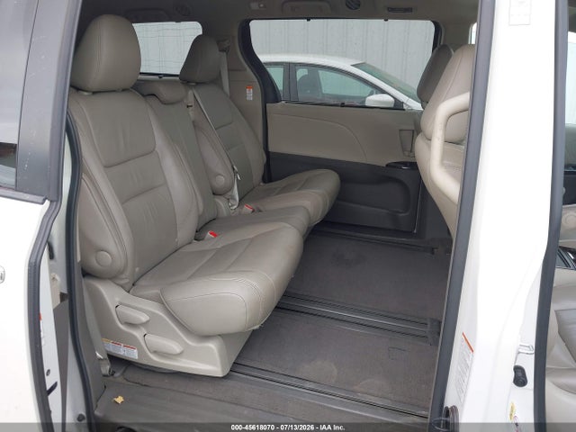 5TDYK3DC5GS754330 Toyota Sienna Xle 8 Passenger