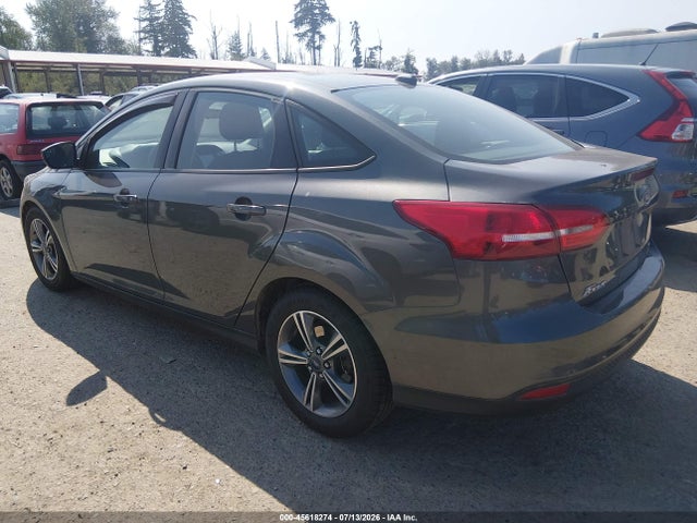Ford FOCUS SE 2018 1FADP3FEXJL224576 Image 3