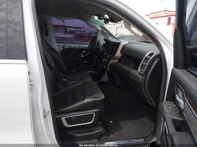 45618339 :رقم المزاد ، 1C6RREJTXNN302058 vin ، 2022 Ram 1500 Laramie  4x2 5'7 Box مزاد بيع