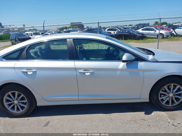 Hyundai SONATA SE 2018 5NPE24AF0JH723801 Image 13