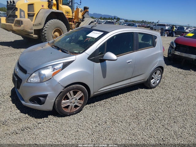 Chevrolet Spark 1lt Auto 2014 KL8CD6S90EC560812 Image 2