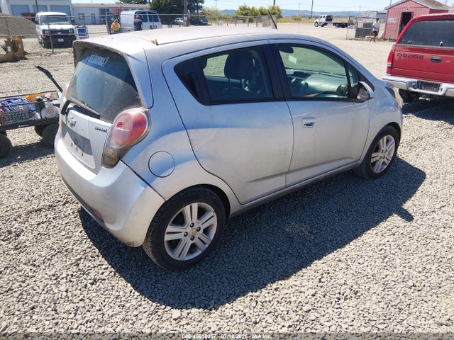 Chevrolet Spark 1lt Auto 2014 KL8CD6S90EC560812 Image 4