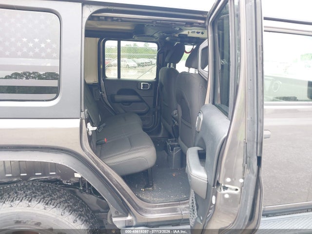 1C4HJXEN9KW600173 Jeep Wrangler Unlimited Sahara 4x4
