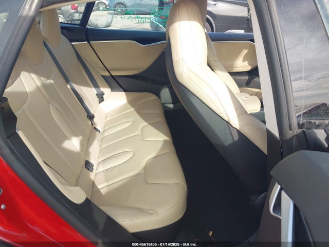 2015 Tesla Model S 70d/85d/p85d მანქანა იყიდება აუქციონზე, vin: 5YJSA1S21FF081871, აუქციონის ნომერი: 45618405