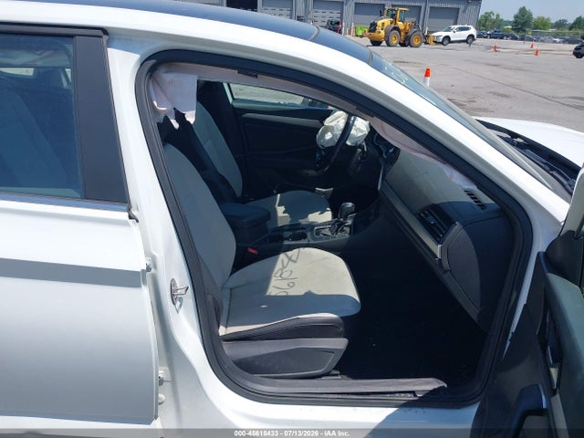2019 Volkswagen Jetta 1.4t R-line/1.4t S/1.4t Se მანქანა იყიდება აუქციონზე, vin: 3VWC57BU8KM075050, აუქციონის ნომერი: 45618433