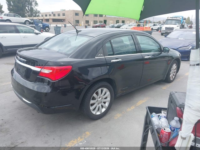 Chrysler 200 Limited 2014 1C3CCBCG1EN100227 Image 4