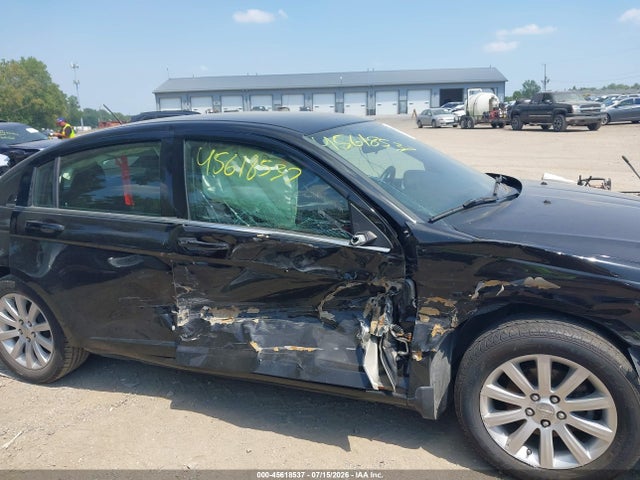 45618537 :رقم المزاد ، 1C3CCBBB3EN192527 vin ، 2014 Chrysler 200 Touring مزاد بيع
