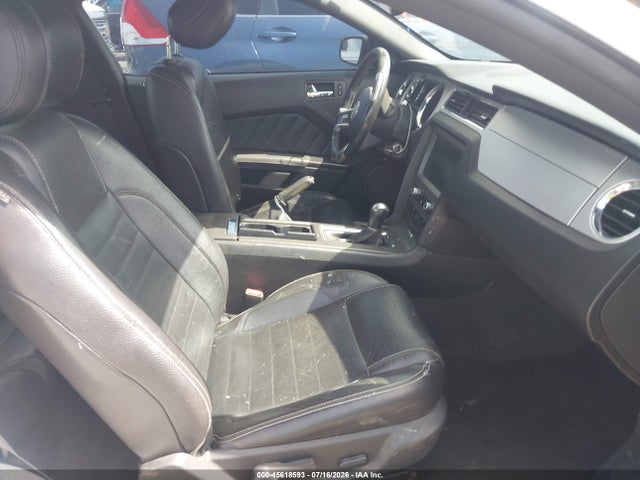 45618593 :رقم المزاد ، 1ZVBP8AM8C5284745 vin ، 2012 Ford Mustang V6 Premium مزاد بيع