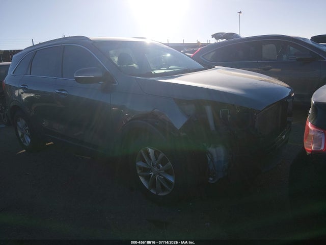 45618616 :رقم المزاد ، 5XYPG4A39JG351947 vin ، 2018 Kia Sorento 2.4l Lx مزاد بيع