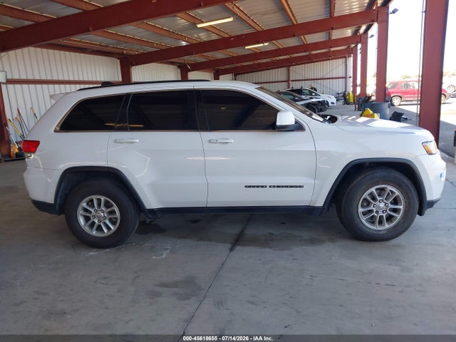 1C4RJEAG9JC382722 Jeep Grand Cherokee Laredo 4x2