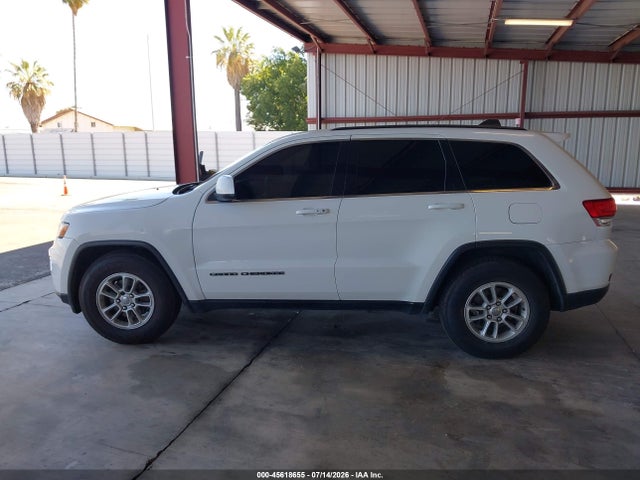 1C4RJEAG9JC382722 Jeep Grand Cherokee Laredo 4x2