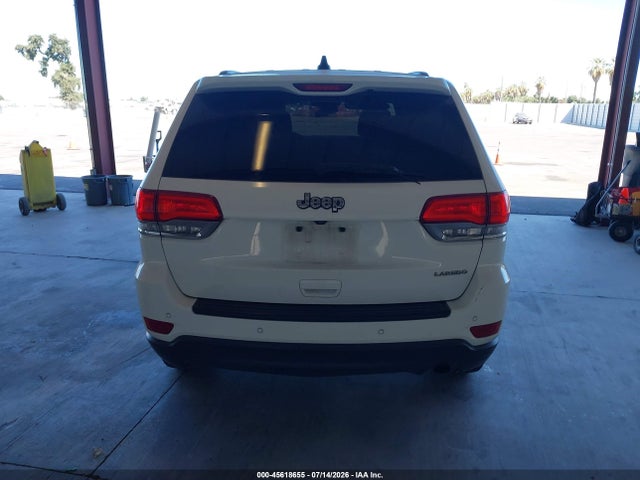 1C4RJEAG9JC382722 Jeep Grand Cherokee Laredo 4x2