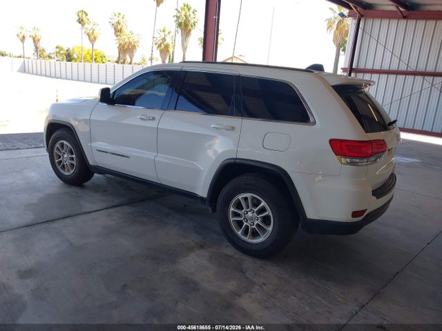1C4RJEAG9JC382722 Jeep Grand Cherokee Laredo 4x2