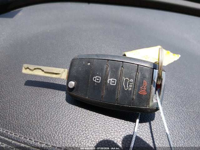 5XYPG4A53HG217737 KIA Sorento 3.3l Lx