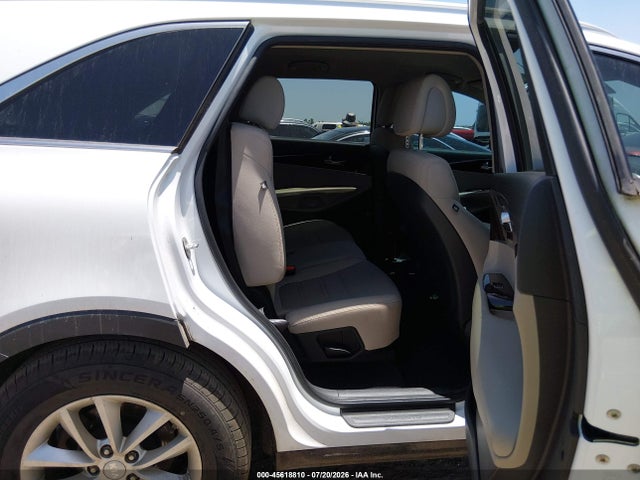 5XYPG4A53HG217737 KIA Sorento 3.3l Lx