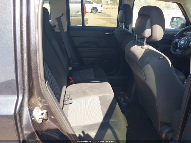 1C4NJPBB5GD562070 Jeep Patriot Sport