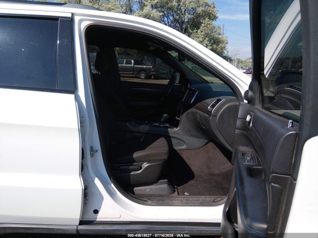 Продаж на аукціоні авто 2018 Jeep Grand Cherokee Upland 4x4, vin: 1C4RJFAG2JC499984, номер лоту: 45618827