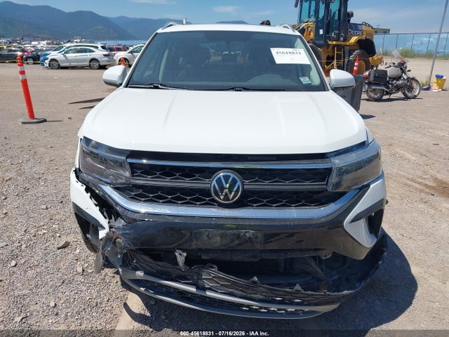 Продаж на аукціоні авто 2022 Volkswagen Taos 1.5t Se, vin: 3VVLX7B24NM070686, номер лоту: 45618831