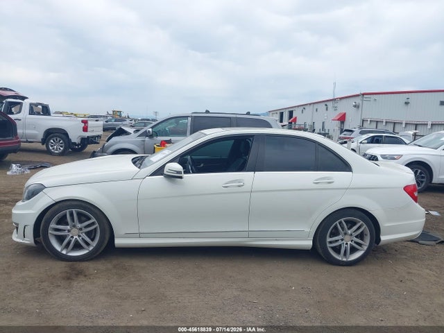 Продажа на аукционе авто 2012 Mercedes-benz C 300 Sport 4matic, vin: WDDGF8BB7CR237665, номер лота: 45618839