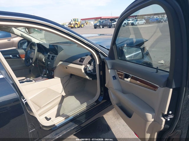 Продажа на аукционе авто 2011 Mercedes-benz C 300 Luxury 4matic/sport 4matic, vin: WDDGF8BBXBR141219, номер лота: 45618912
