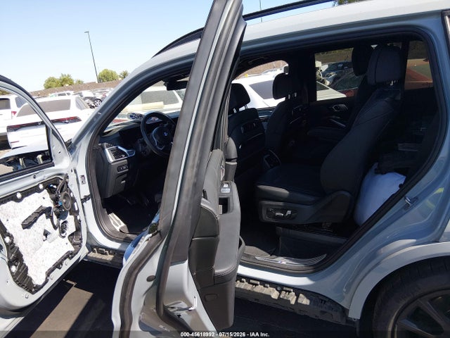 BMW X7 M60i 2024 5UX33EM05R9S86530 Image 8