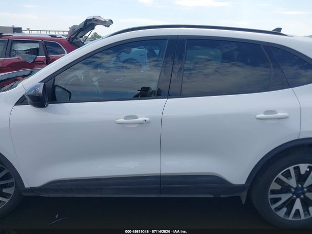 1FMCU0BZ7LUC57064 Ford Escape Se Sport Hybrid