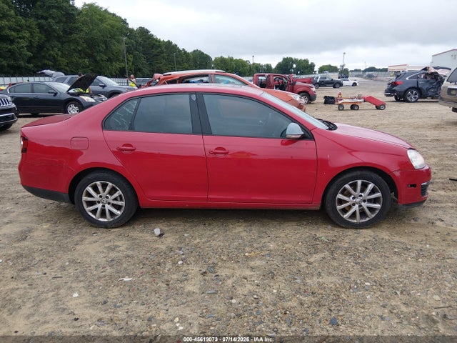 Продаж на аукціоні авто 2010 Volkswagen Jetta Limited Edition, vin: 3VWRX7AJ2AM149900, номер лоту: 45619073