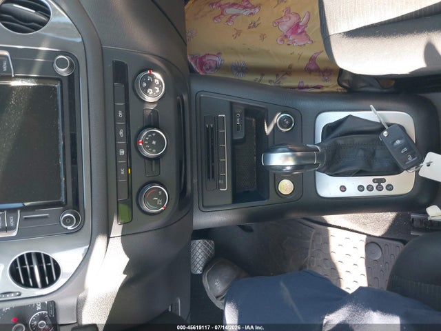 Продаж на аукціоні авто 2017 Volkswagen Tiguan 2.0t/2.0t S, vin: WVGAV7AX9HK042723, номер лоту: 45619117