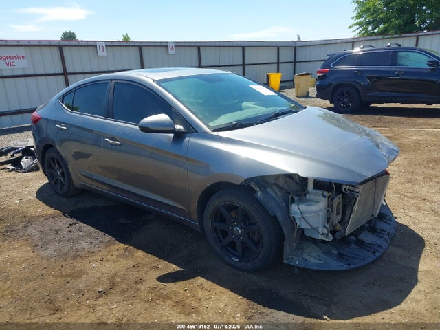 2018 5NPD84LF7JH371680 main image
