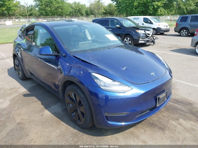 Tesla Model Y Performance Dual Motor All-wheel Drive 2023 7SAYGDEF7PA049713 головне зображення