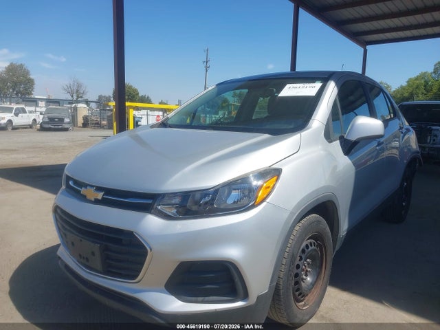 Chevrolet TRAX LS 2018 3GNCJKSB2JL199553 Image 2